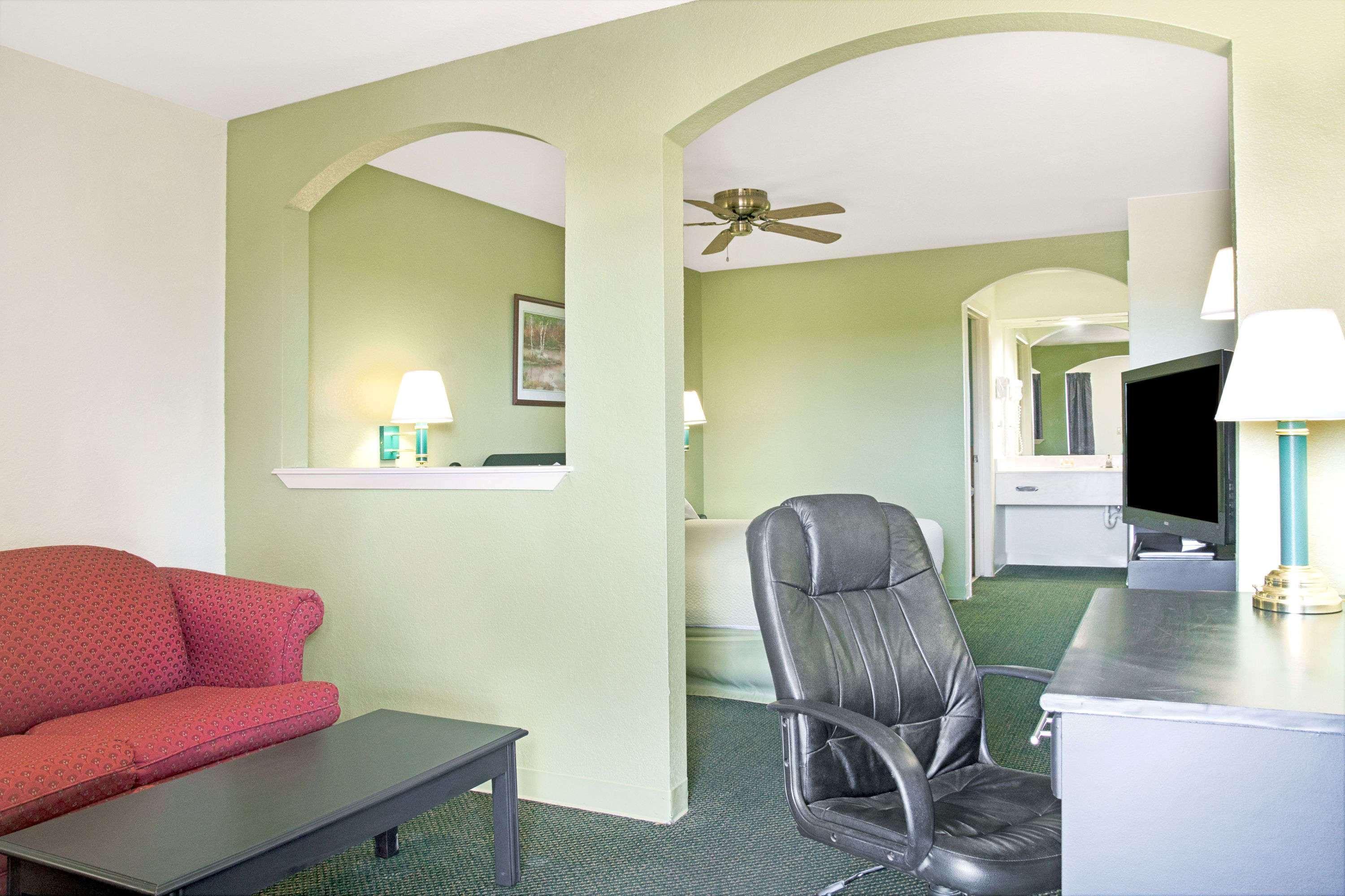 Days Inn By Wyndham El Campo Tx Extérieur photo