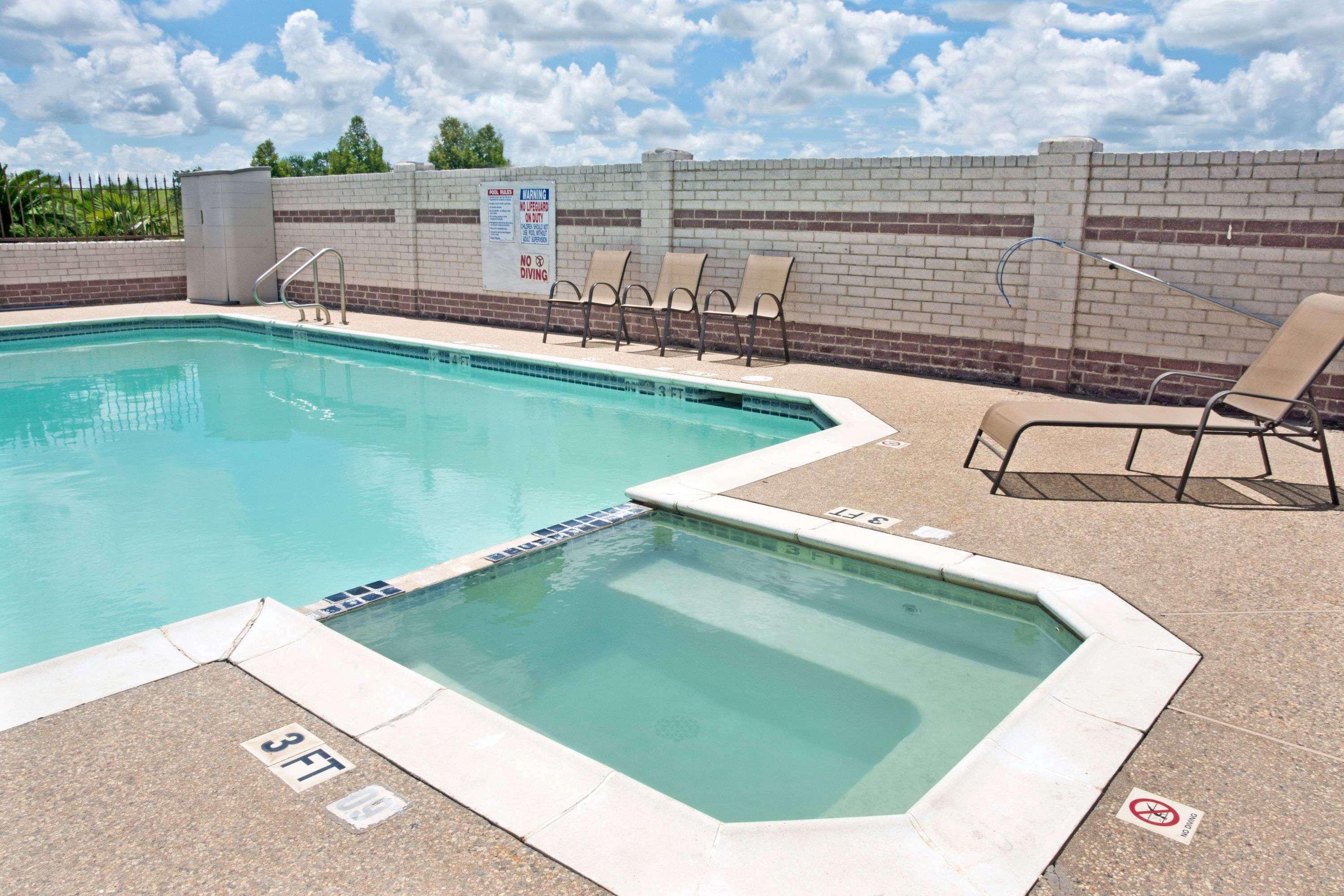 Days Inn By Wyndham El Campo Tx Extérieur photo